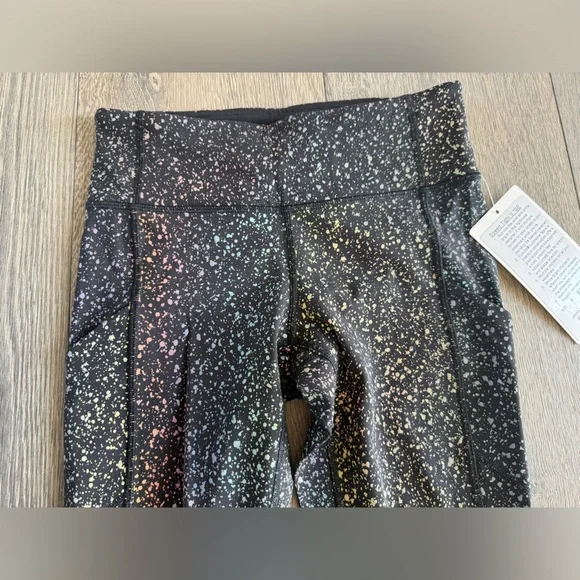 Lululemon Speed Tight V SE 28" in Rainbow Reflective Size 4 - Picture 5 of 12